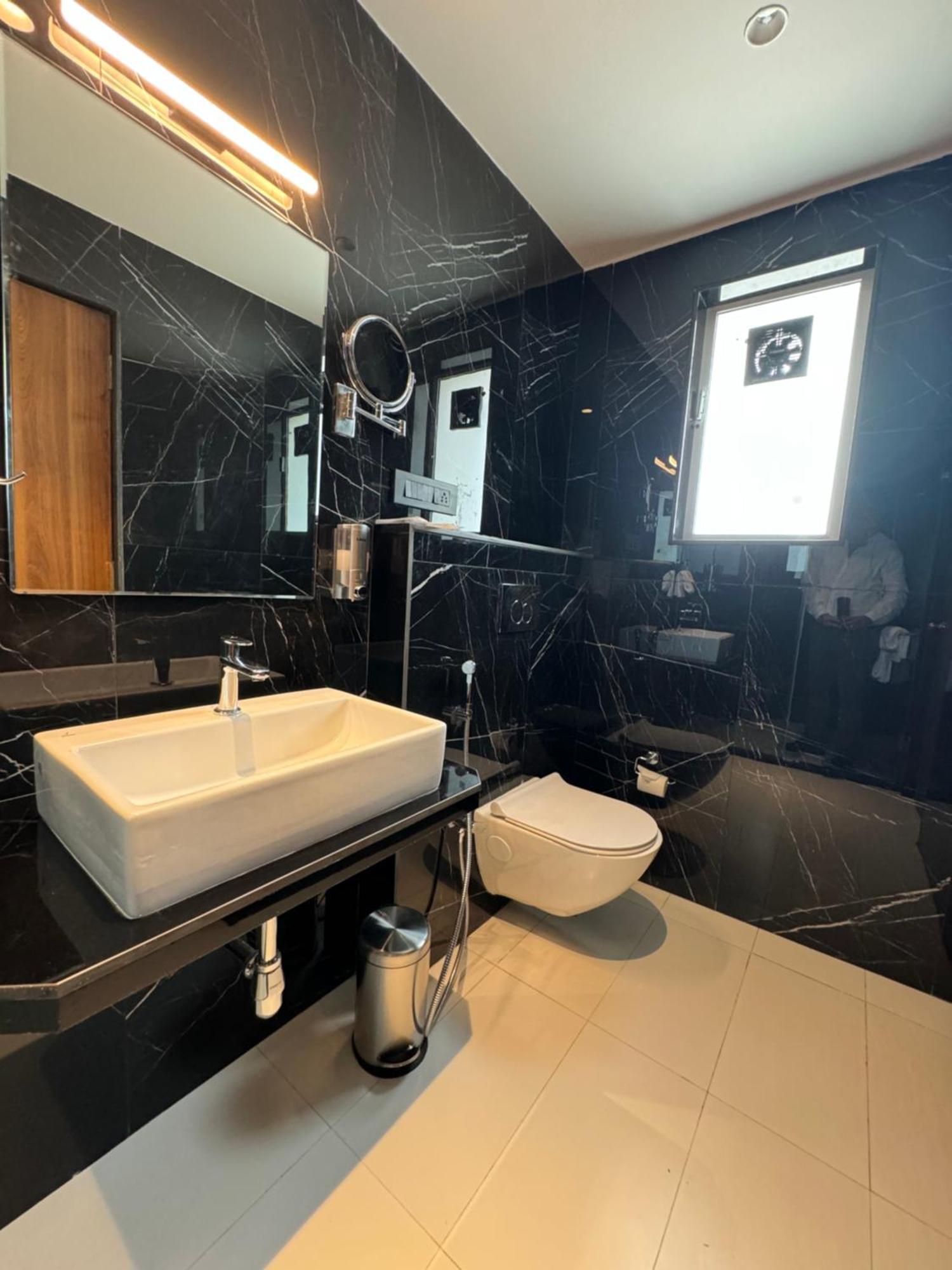 Hotel Mumbai House, Malad 외부 사진